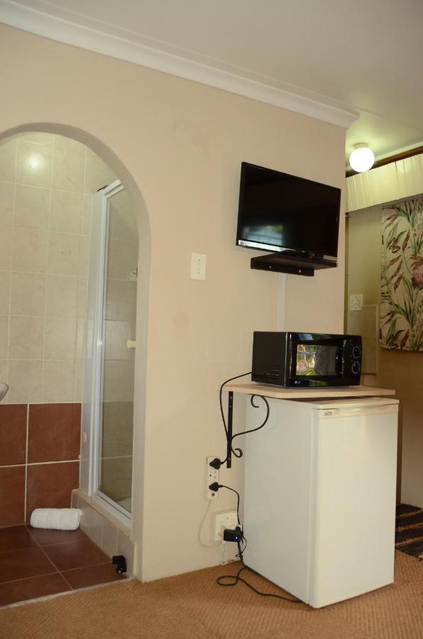 Big Tree Midrand Hotel ภายนอก รูปภาพ
