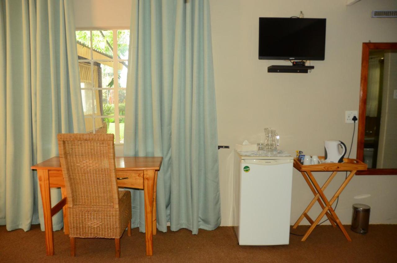 Big Tree Midrand Hotel ภายนอก รูปภาพ