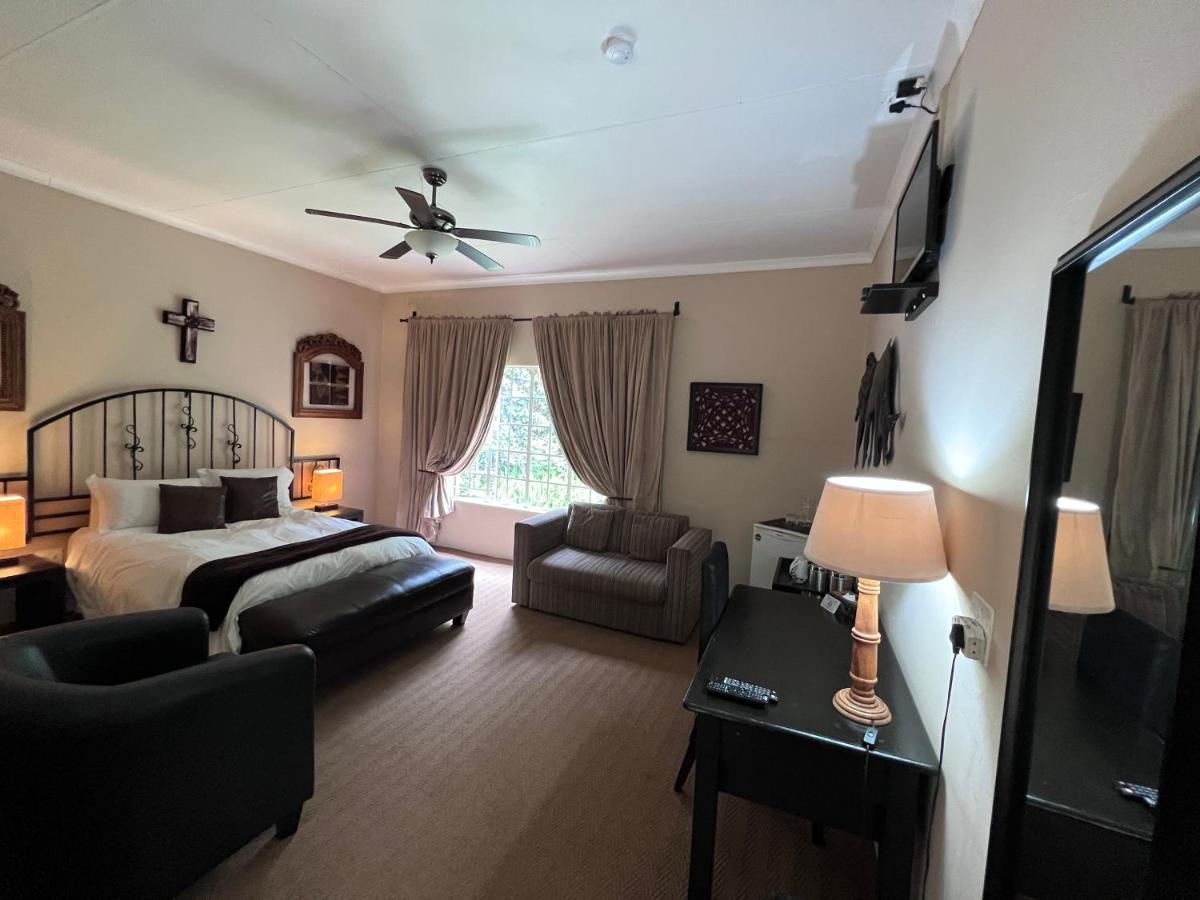Big Tree Midrand Hotel ภายนอก รูปภาพ