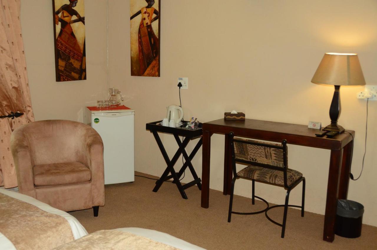 Big Tree Midrand Hotel ภายนอก รูปภาพ
