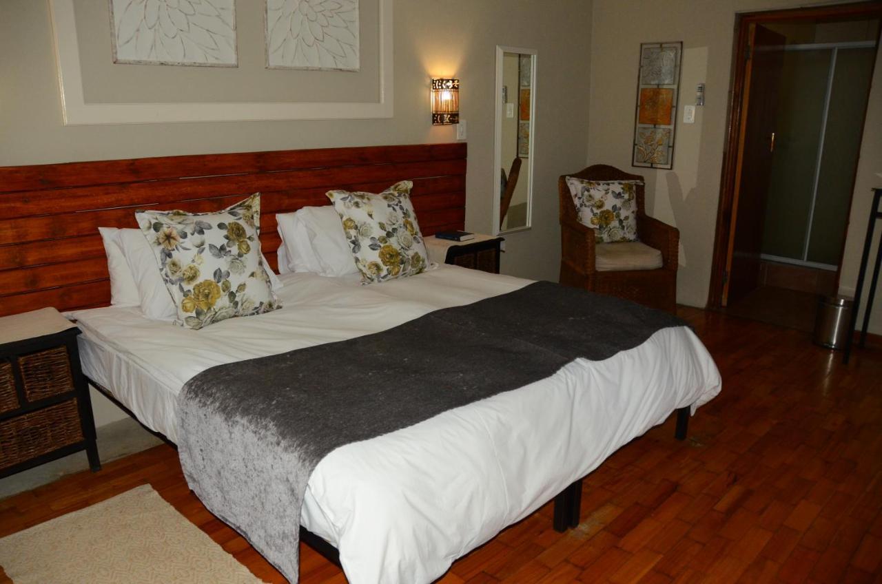 Big Tree Midrand Hotel ภายนอก รูปภาพ